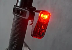 USB achterlamp Vee 1 LED 0,5 W